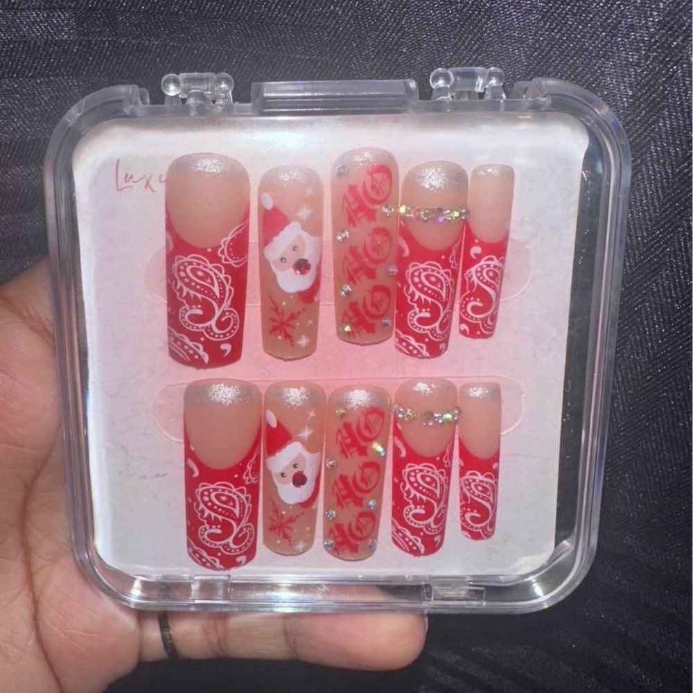 Luxie Red Christmas Press-On Nails
